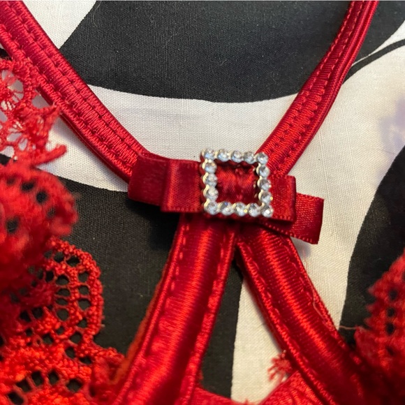 Sexy Red Lace Bra size 36D - Picture 3 of 6